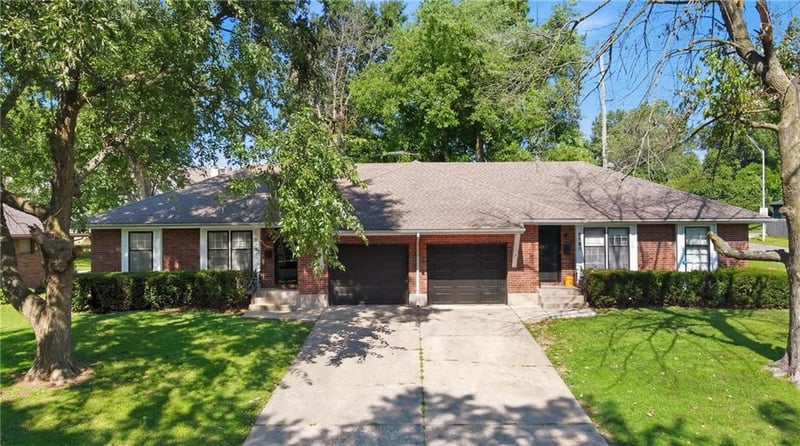 5900 Westridge Rd, Raytown, MO 64133