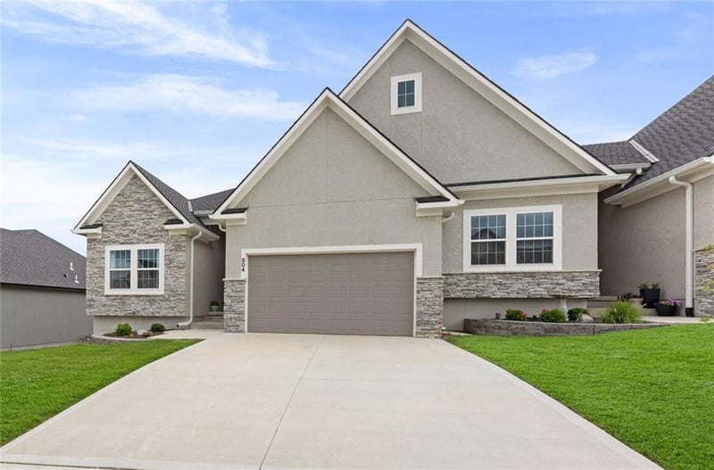 804 Algonquin St, Lee's Summit, MO 64064
