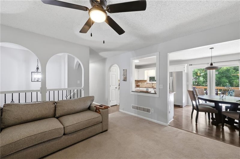 1917 Piccadilly St, Blue Springs, MO 64014
