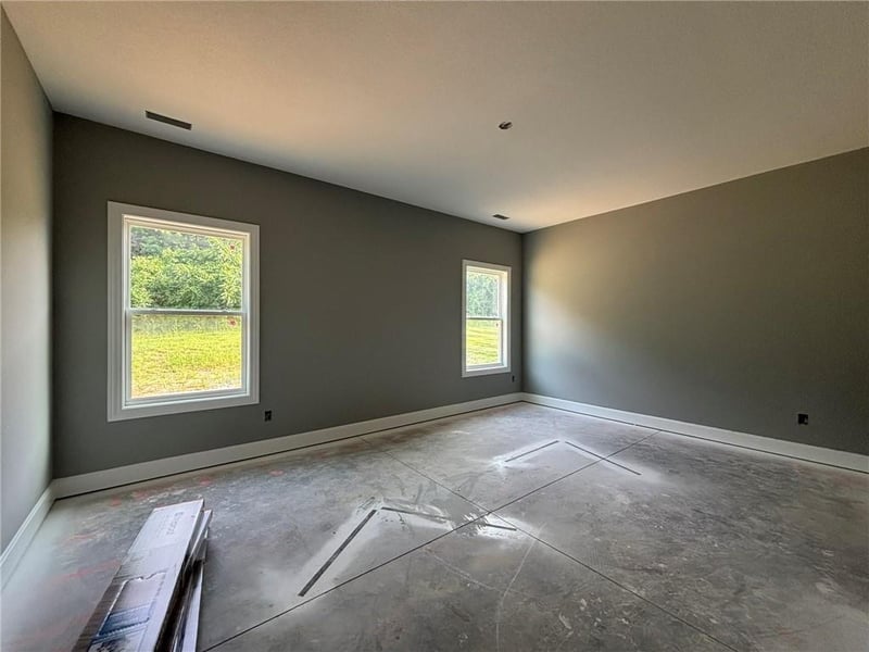 4814 Creek Woods Dr, St Joseph, MO 64507