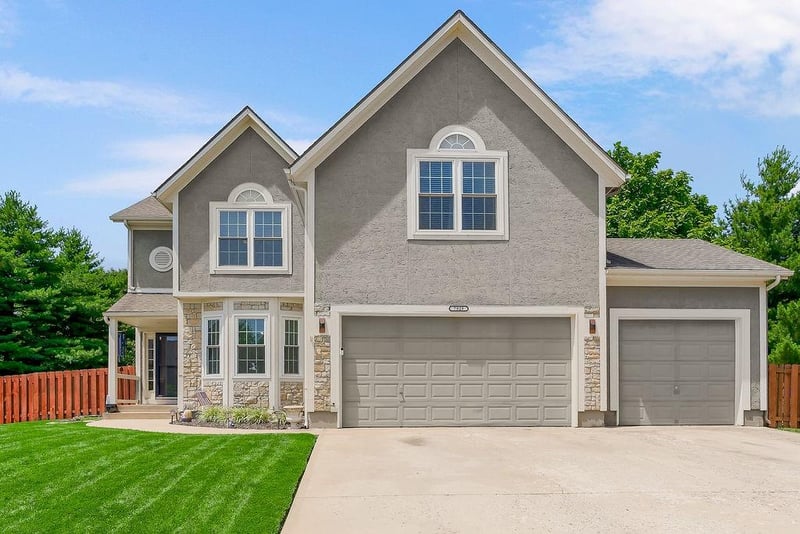 7929 155th Pl, Overland Park, KS 66223