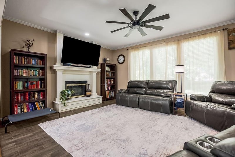 7929 155th Pl, Overland Park, KS 66223
