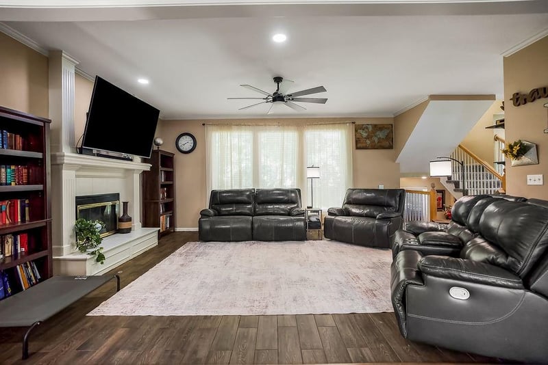 7929 155th Pl, Overland Park, KS 66223