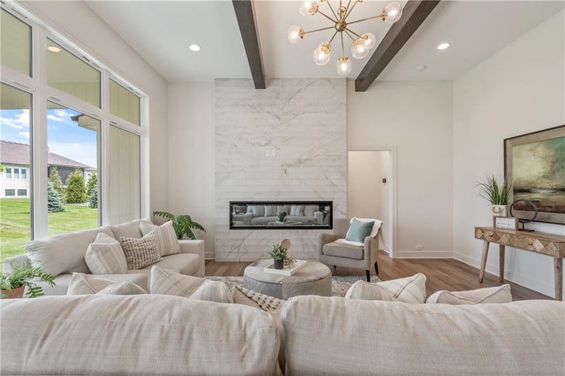 4073 Chapel Manor Dr, Lee's Summit, MO 64064