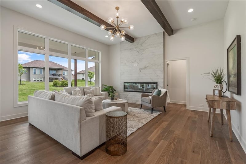 4073 Chapel Manor Dr, Lee's Summit, MO 64064