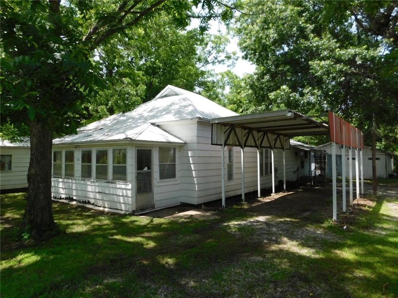 702 W Larch St, Cherokee, KS 66724