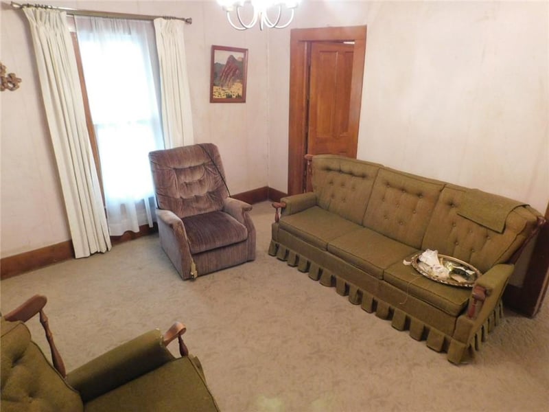 702 W Larch St, Cherokee, KS 66724