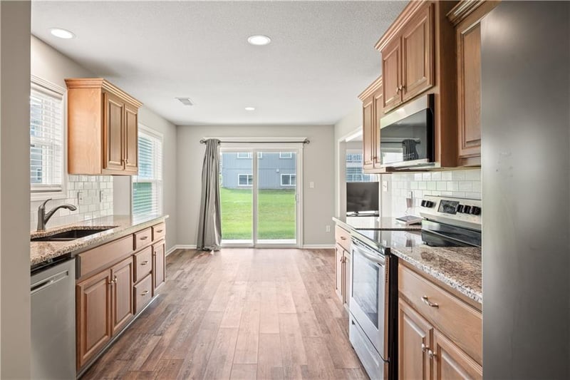 1812 Crane Ln, Independence, MO 64058