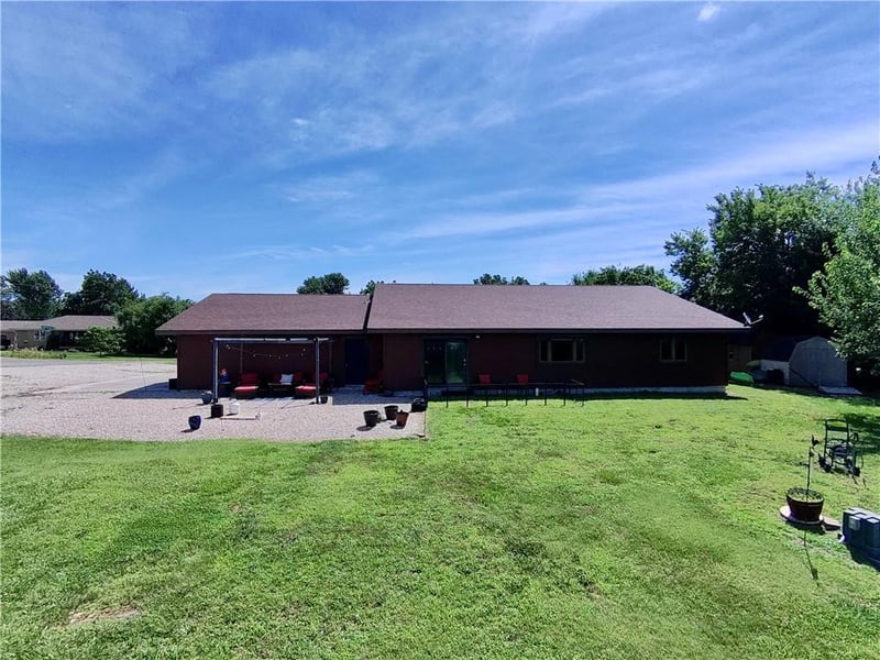 121 Johnny St, Burlington, KS 66839