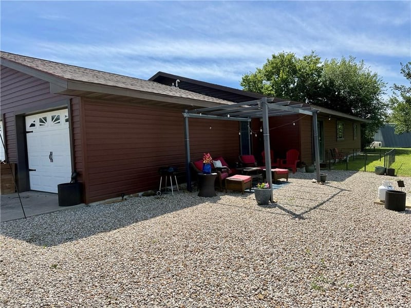 121 Johnny St, Burlington, KS 66839