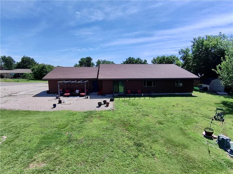 121 Johnny St, Burlington, KS 66839
