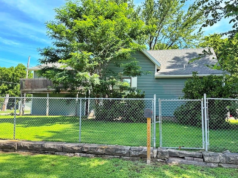 628 Arch St, Nevada, MO 64772