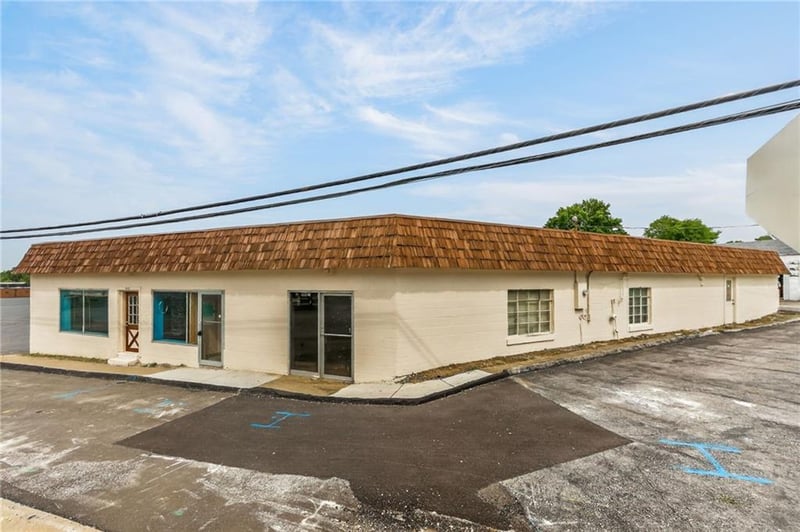 902 Liberty Dr, Liberty, MO 64068