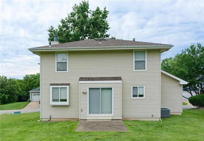 907 N 92nd St, Kansas City, KS 66112
