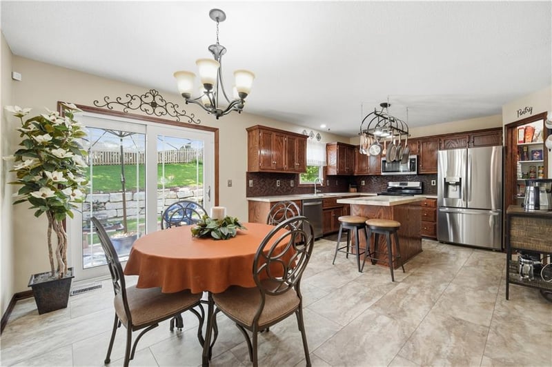 1404 Fox Run Trl, Platte City, MO 64079