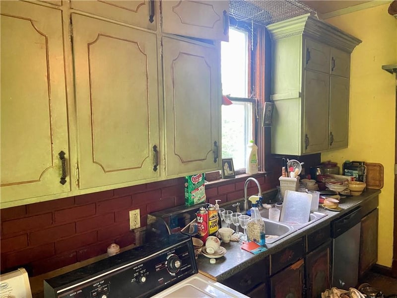 4308 Victory Dr, Kansas City, KS 66102