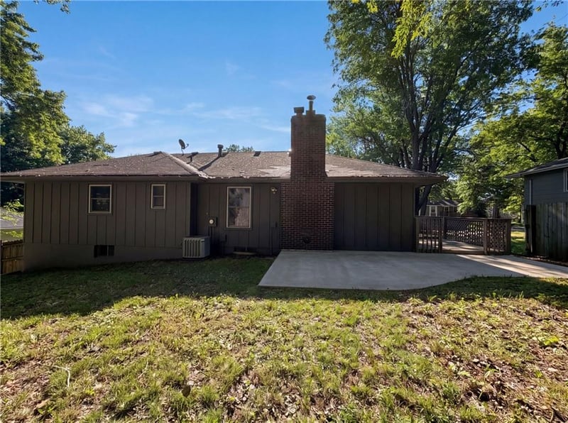205 Ist Street Ter, Blue Springs, MO 64014