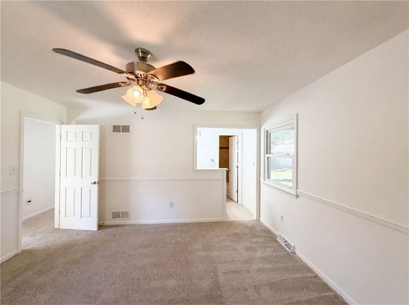 205 Ist Street Ter, Blue Springs, MO 64014