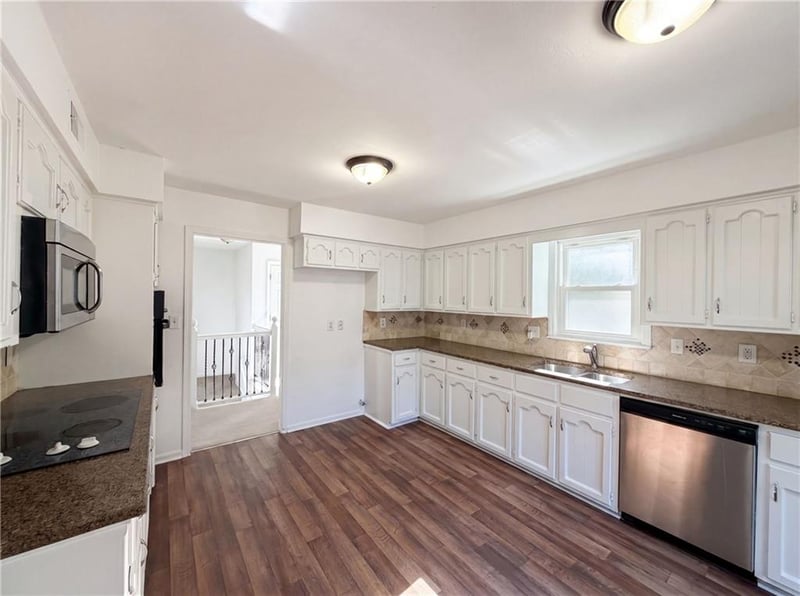 205 Ist Street Ter, Blue Springs, MO 64014