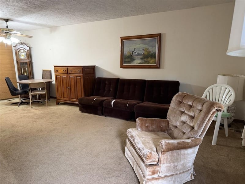 10719 N Mcgee St, Kansas City, MO 64155