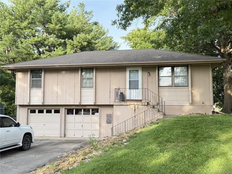 10719 N Mcgee St, Kansas City, MO 64155