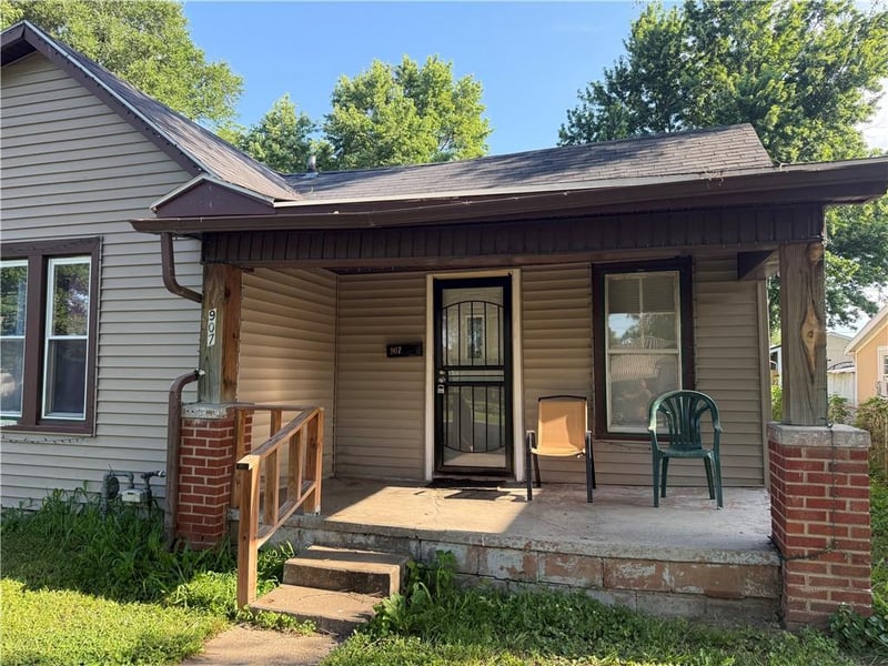 907 Morgan St, St Joseph, MO 64504