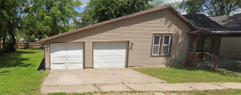 907 Morgan St, St Joseph, MO 64504