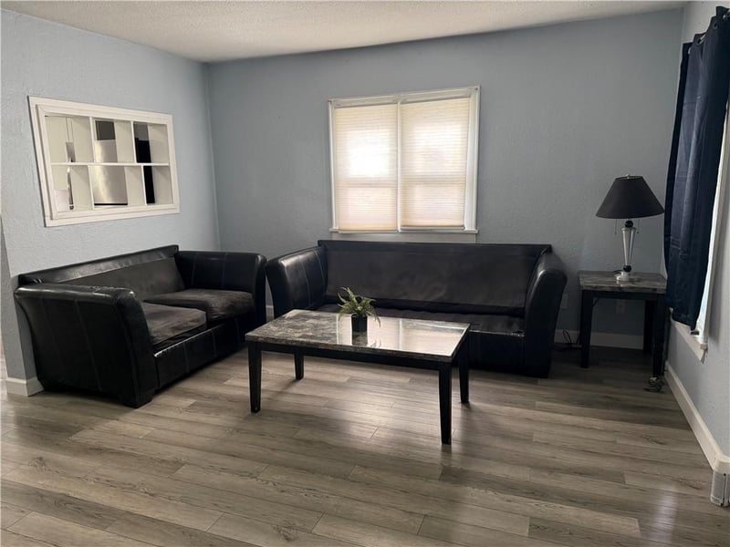 907 Morgan St, St Joseph, MO 64504