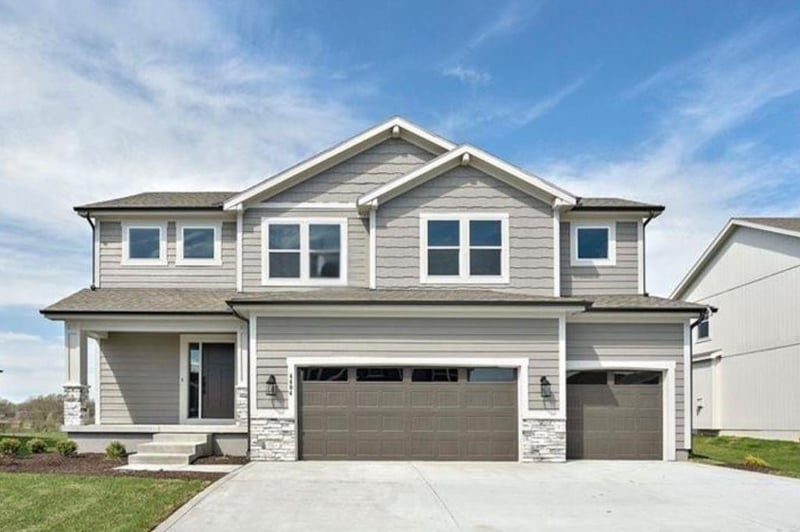 4404 Grindstone Cir, Lee's Summit, MO 64082