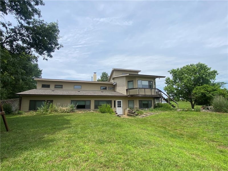 18793 21st St, Lawrence, KS 66044