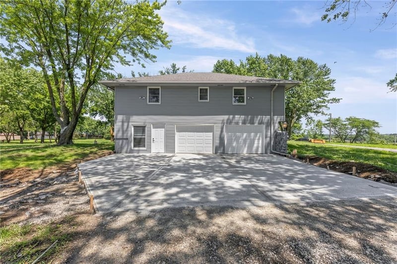 12223 Hills Rd, Kearney, MO 64060