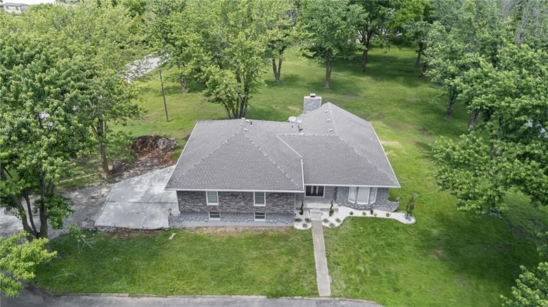 12223 Hills Rd, Kearney, MO 64060