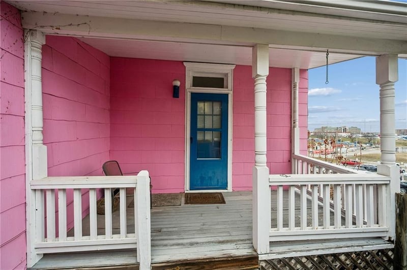 2518 Charlotte St, Kansas City, MO 64108