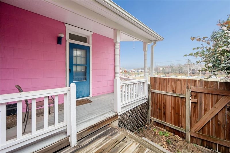 2518 Charlotte St, Kansas City, MO 64108