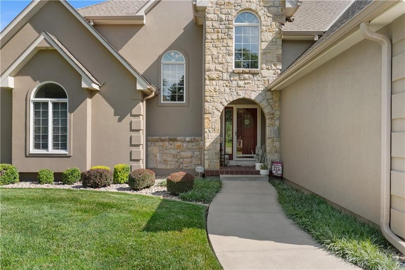 4214 Victory Cir SE, Lee's Summit, MO 64082