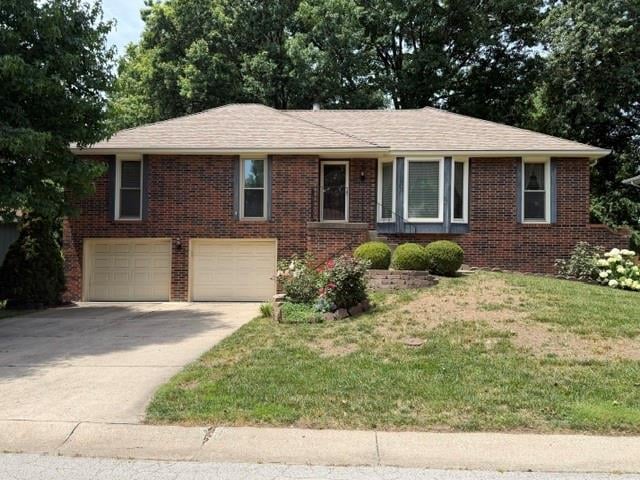 2728 Queen Ridge Dr, Independence, MO 64055