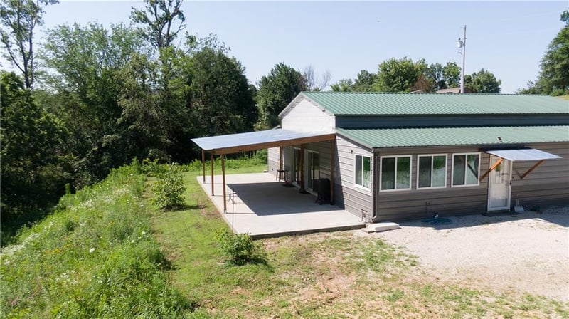 10259 Perry Rd, Orrick, MO 64077