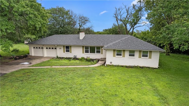 17029 Springdale Rd, Leavenworth, KS 66048