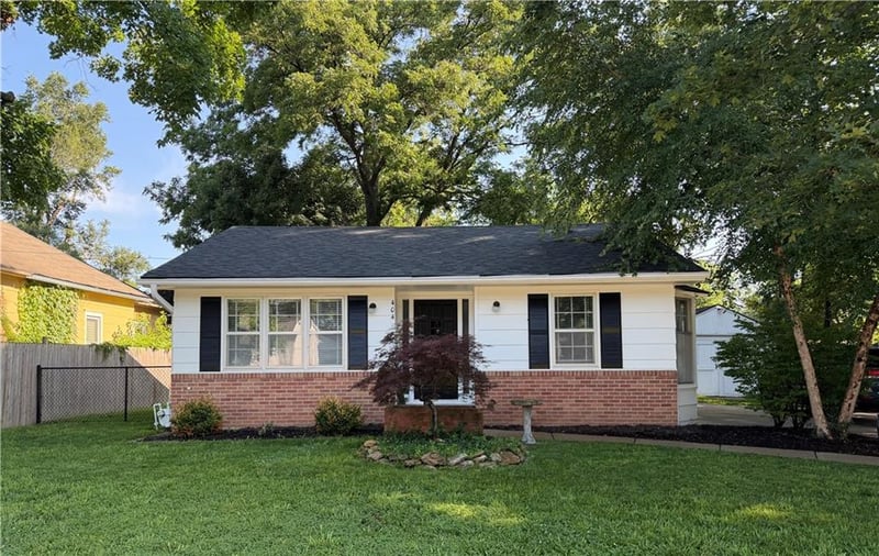 404 Hale St, Spring Hill, KS 66083