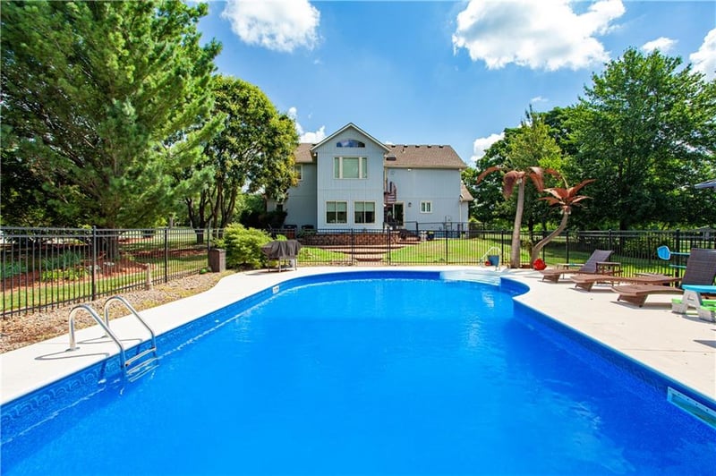 1090 Blackwell Rd, Lee's Summit, MO 64086