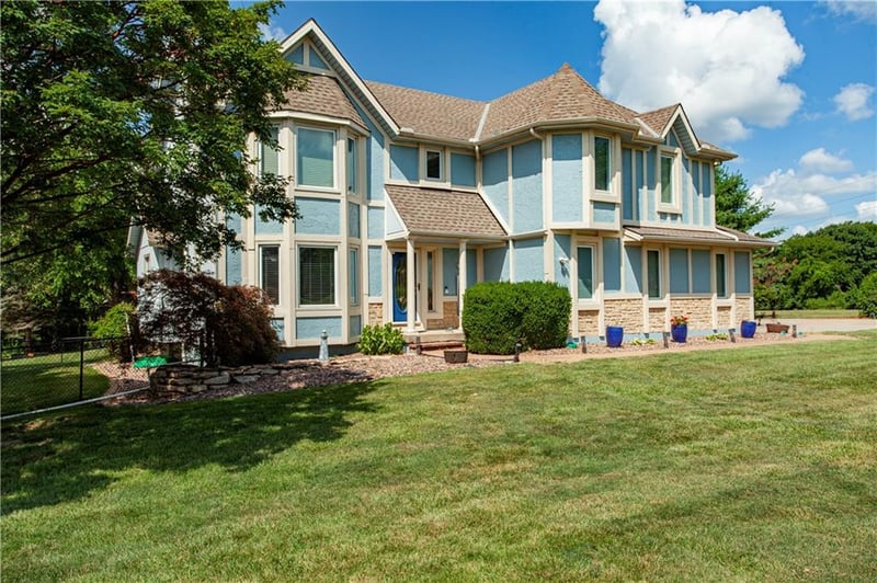 1090 Blackwell Rd, Lee's Summit, MO 64086