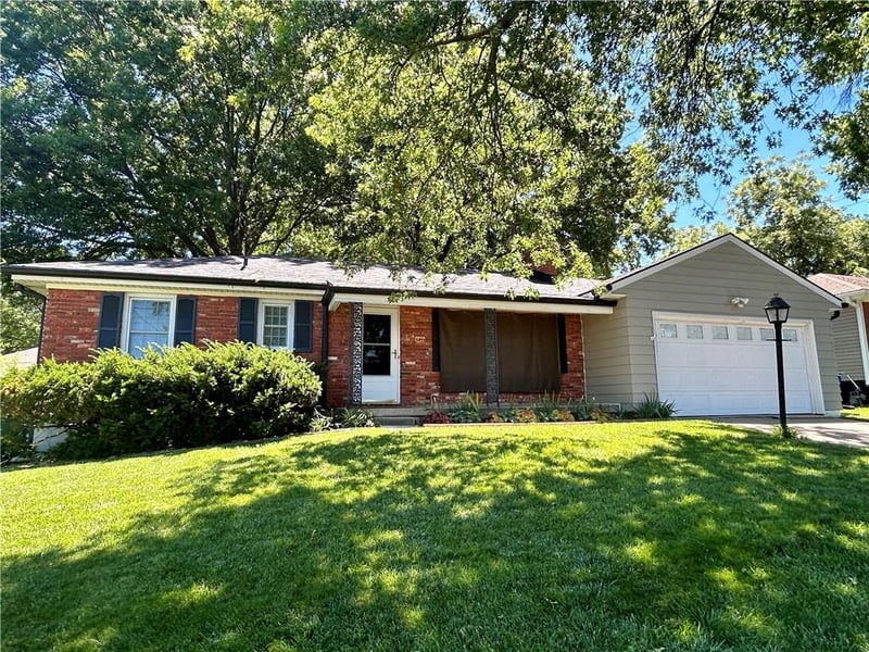 5433 Foster St, Overland Park, KS 66202