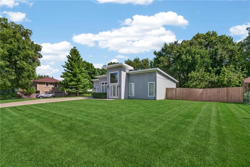 1701 NE Cookingham Dr, Kansas City, MO 64155