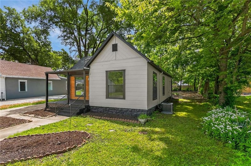 313 Poplar St, Olathe, KS 66061