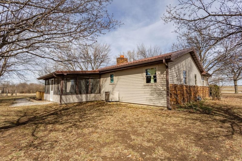 587 First Tract 3 Ln, Lamar, MO 64759