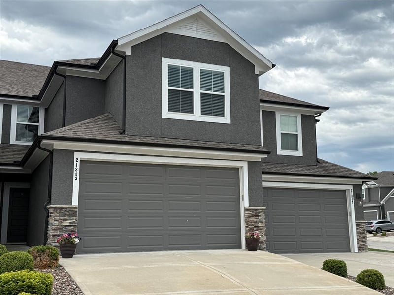 21843 123rd Ter, Olathe, KS 66061