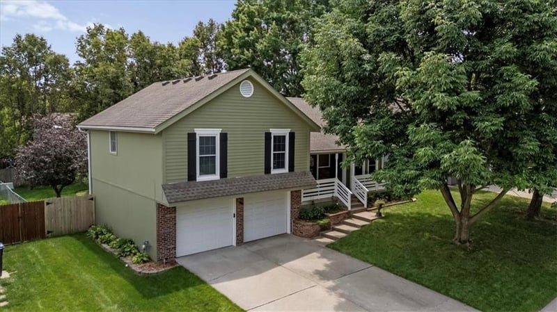 1327 Depot Dr, Lee's Summit, MO 64086