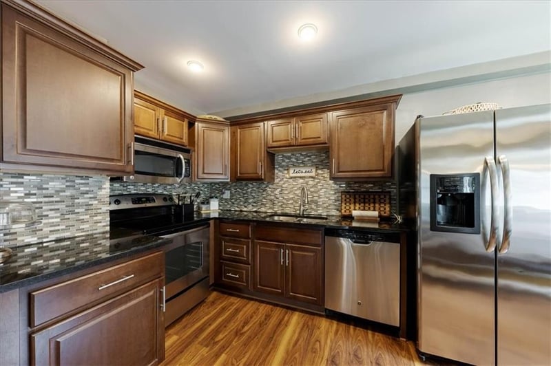 700 W 48th St #206, Kansas City, MO 64112