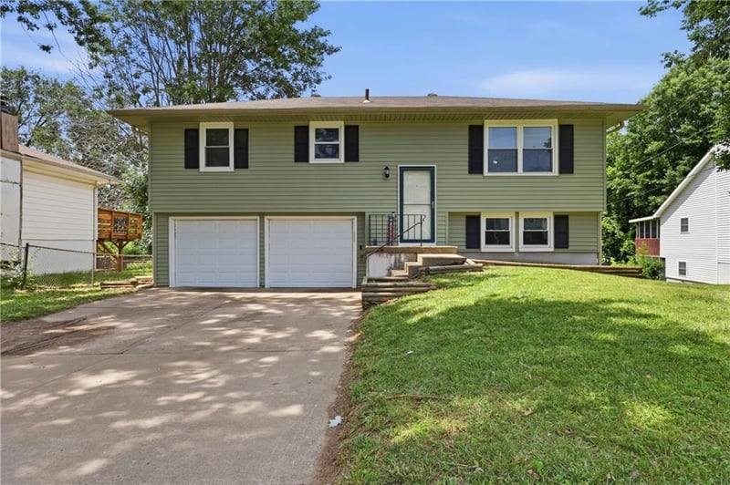 1922 Leslie Dr, Independence, MO 64055