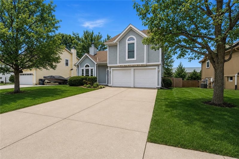 1181 Meadow Ln, Olathe, KS 66062